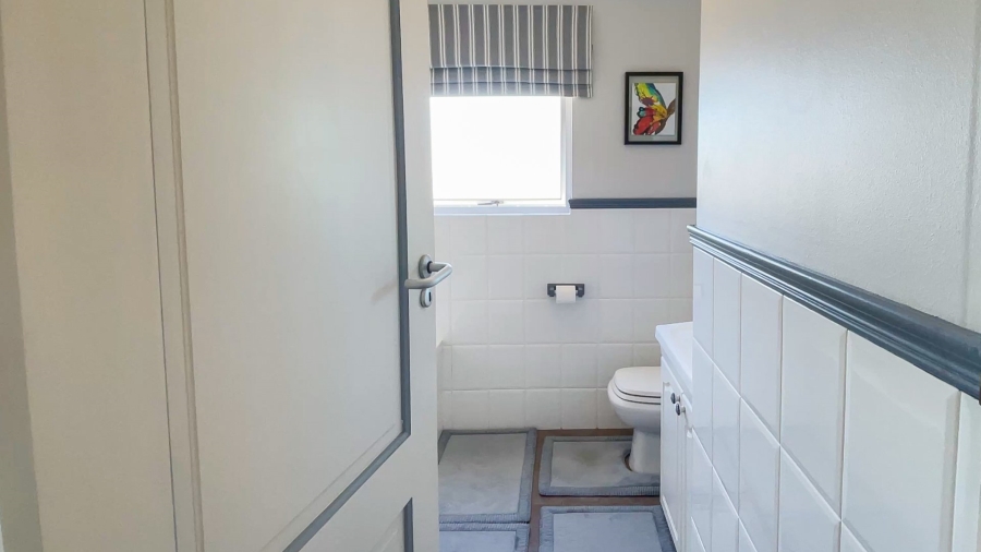 5 Bedroom Property for Sale in Hersham Western Cape